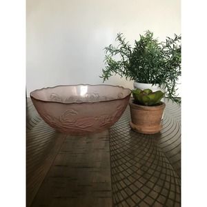 Stunning Arcoroc or France Pink Glass Rose Serving Bowl